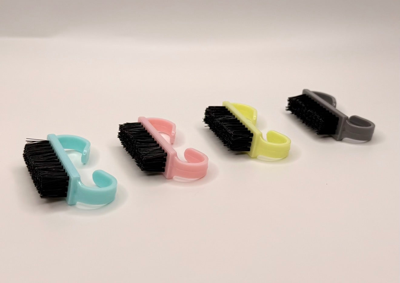Mini dust brushes